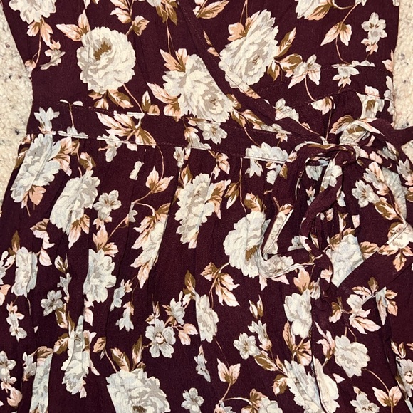 American Eagle Bohemian Wrap Blouse Red Floral Bell Sleeve Women’s Size S - Picture 10 of 10